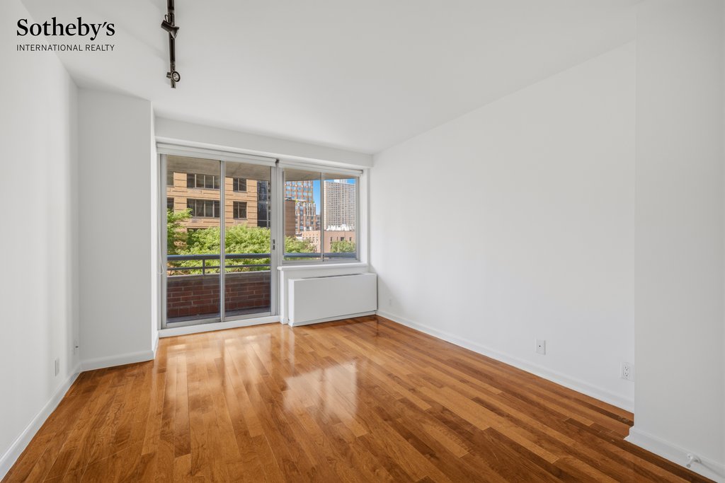 401 East 84th Street, Unit 3B photo 4