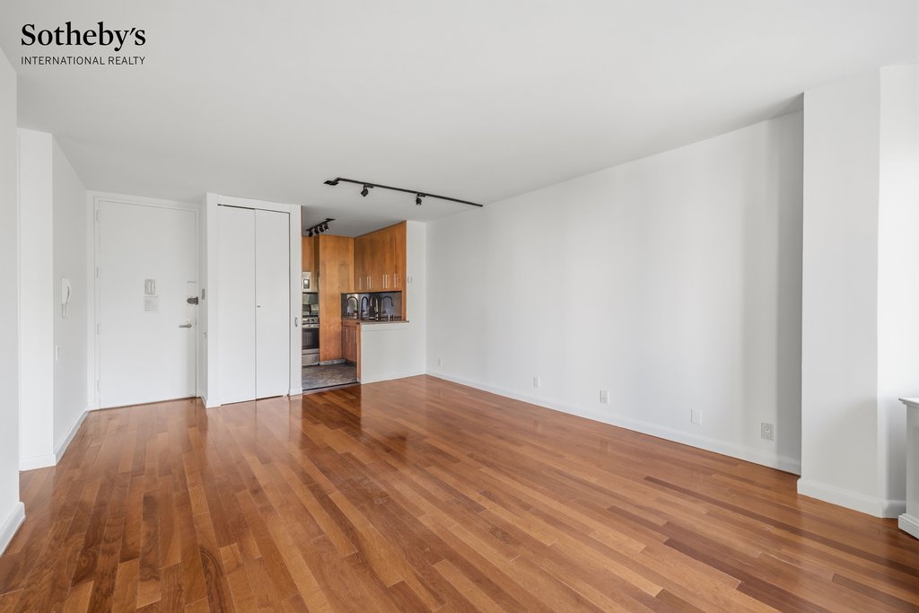 401 East 84th Street, Unit 3B photo 7