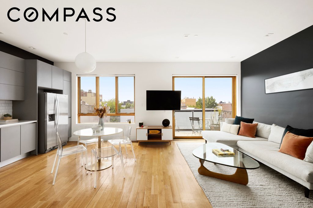 3 Ridgewood Place, Unit PH4