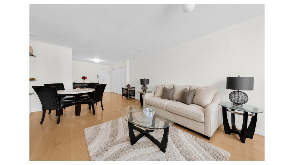 370 East 76th Street, Unit C1209 photo 2
