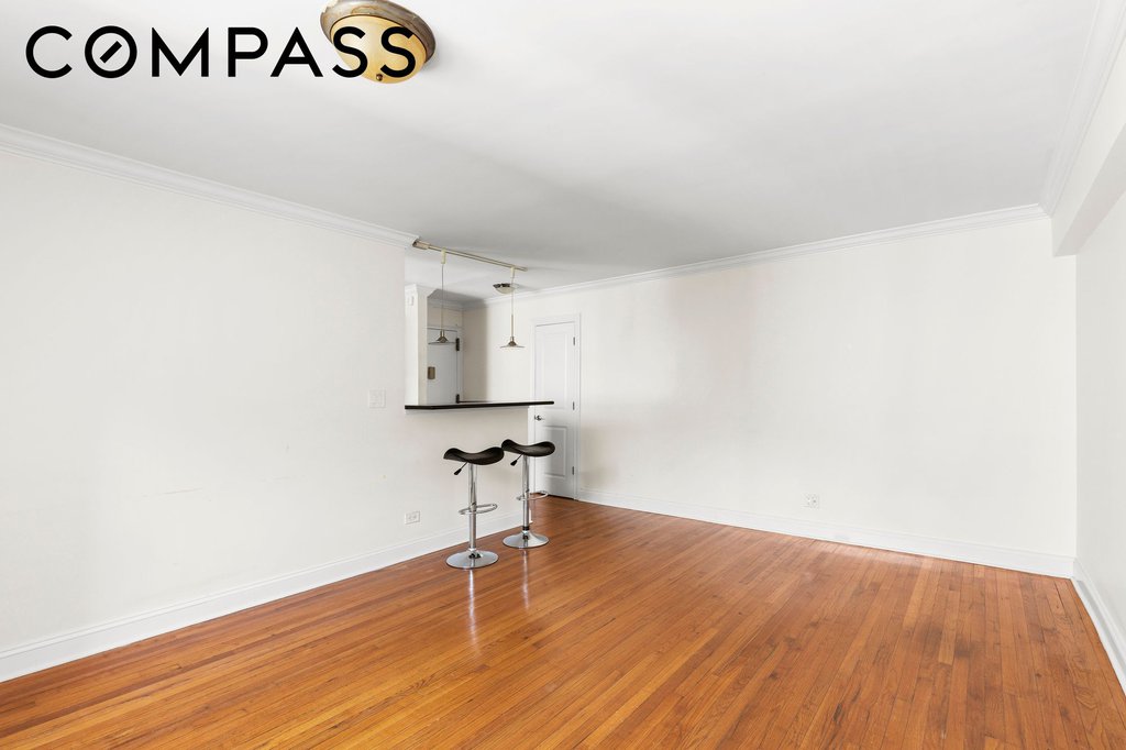 295 Bennett Avenue, Unit 8G photo 3