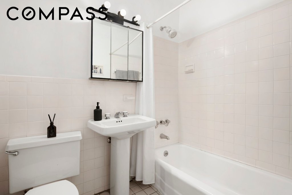 308 West 103rd Street, Unit 6B photo 6