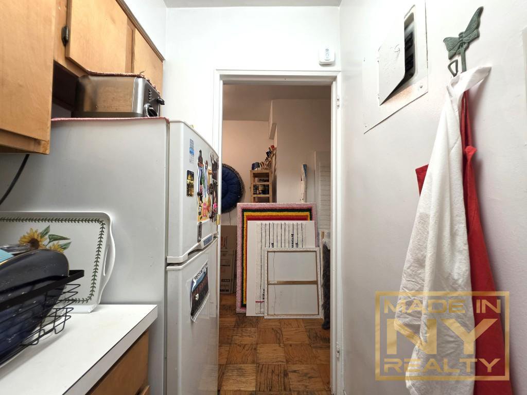 327 West 30th Street, Unit 2D photo 3