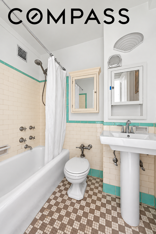 310 Riverside Drive, Unit 1011 photo 8