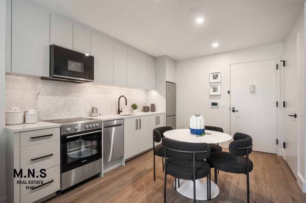 65 Dupont Street, Unit 229 photo 4