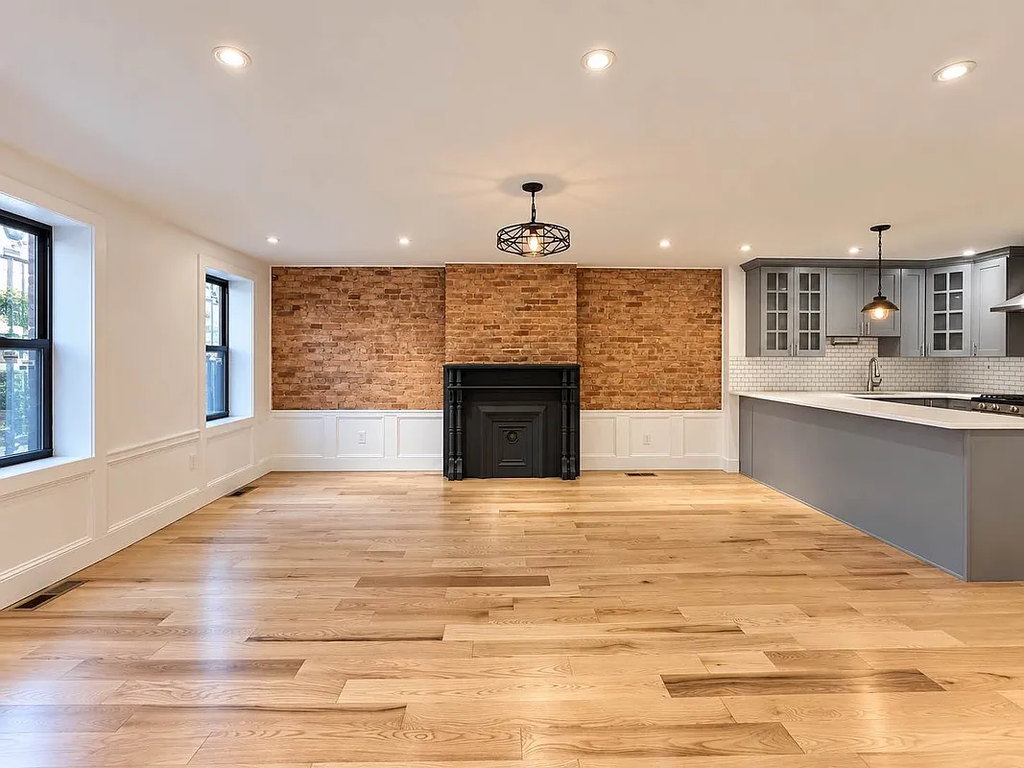 422 Chauncey Street, Unit 1 photo 2