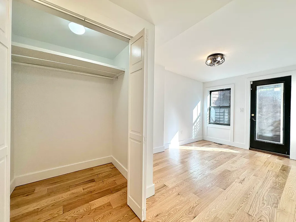422 Chauncey Street, Unit 1 photo 5