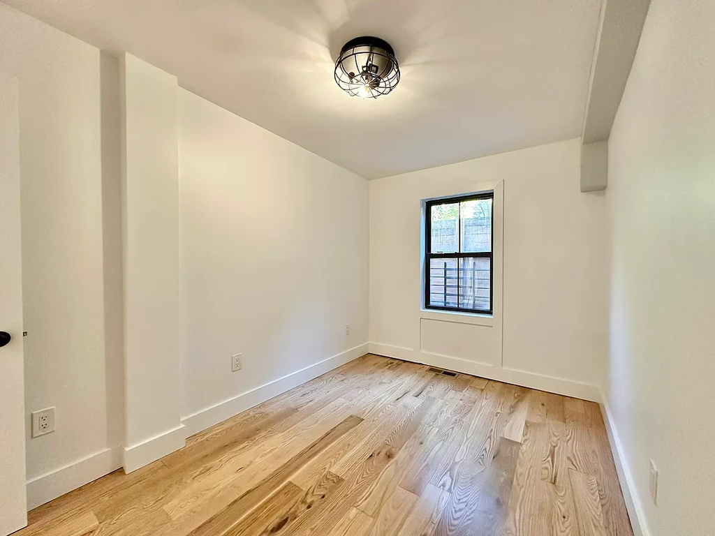 422 Chauncey Street, Unit 1 photo 10