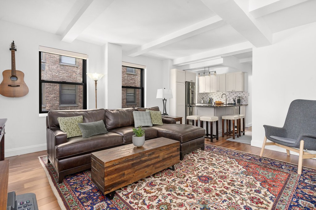 235 East 49th Street, Unit 8C photo 2