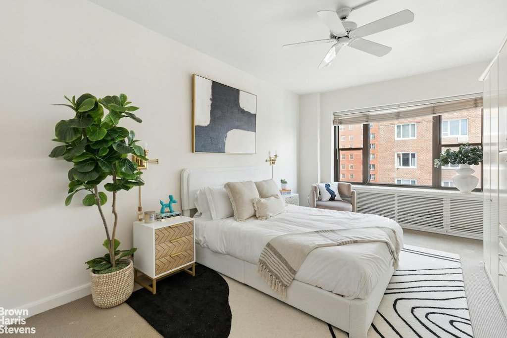 55 East End Avenue, Unit 16D photo 5