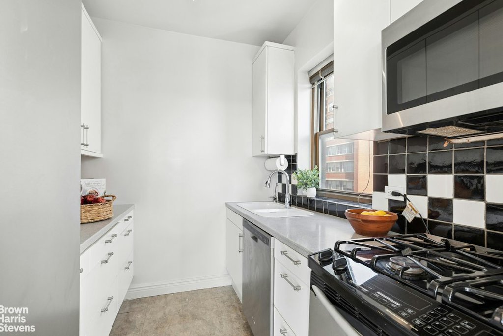 55 East End Avenue, Unit 16D photo 7
