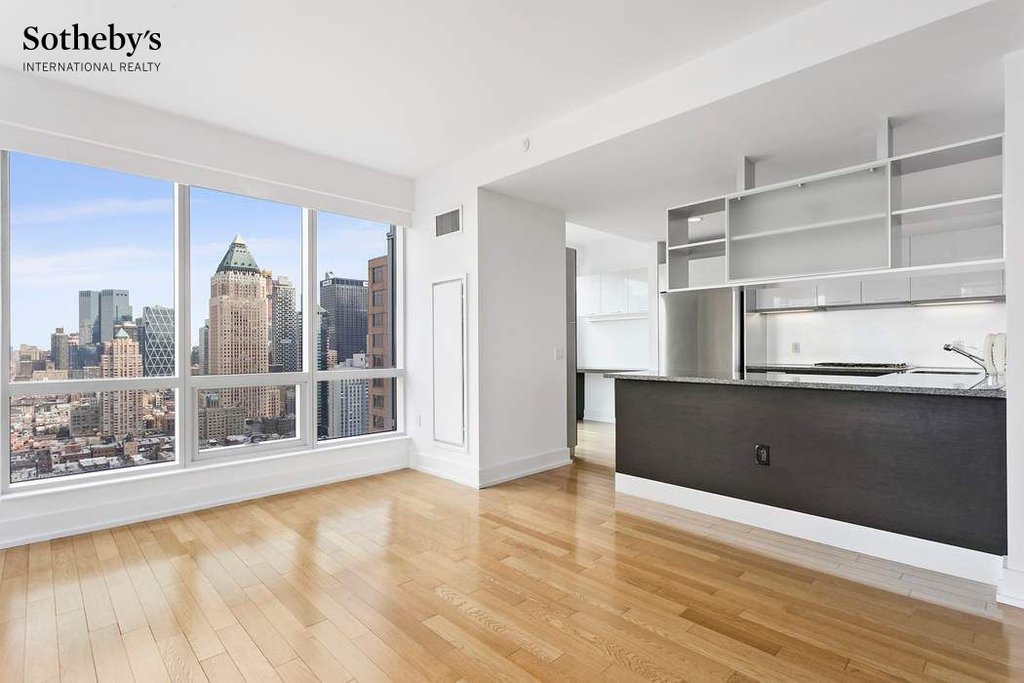 350 West 42nd Street, Unit 36B photo 4