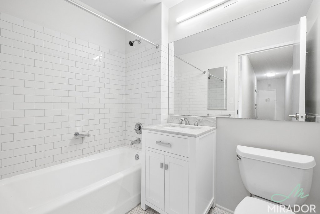 15 Park Row, Unit 19B photo 5