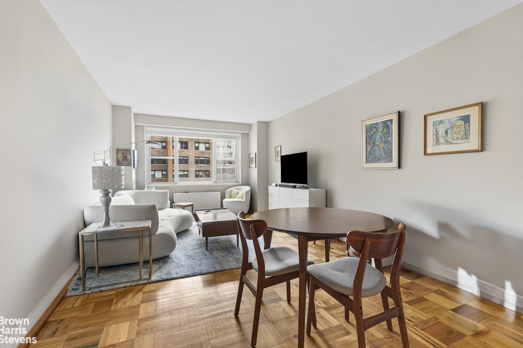 300 East 40th Street, Unit 19V photo 3