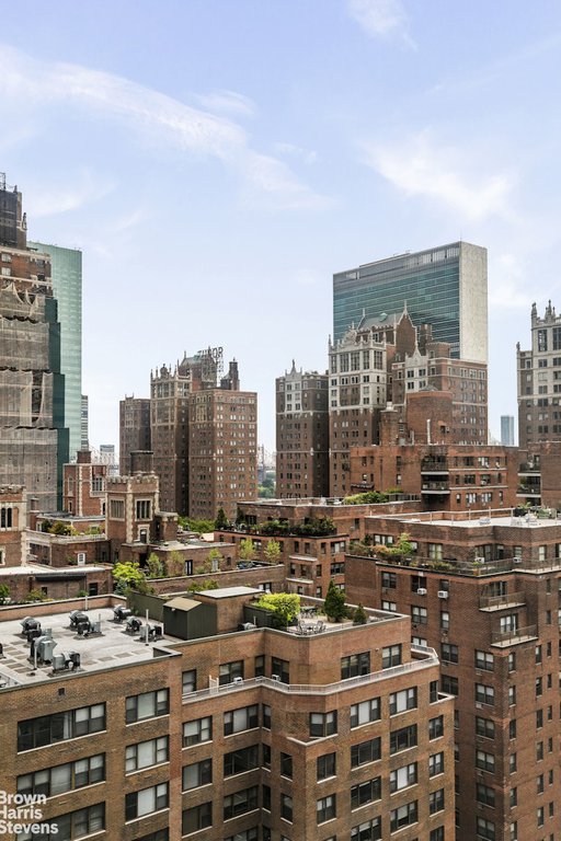 300 East 40th Street, Unit 19V photo 6