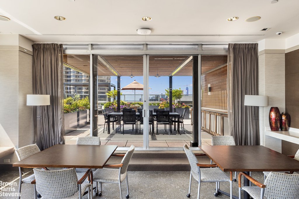 300 East 40th Street, Unit 19V photo 10