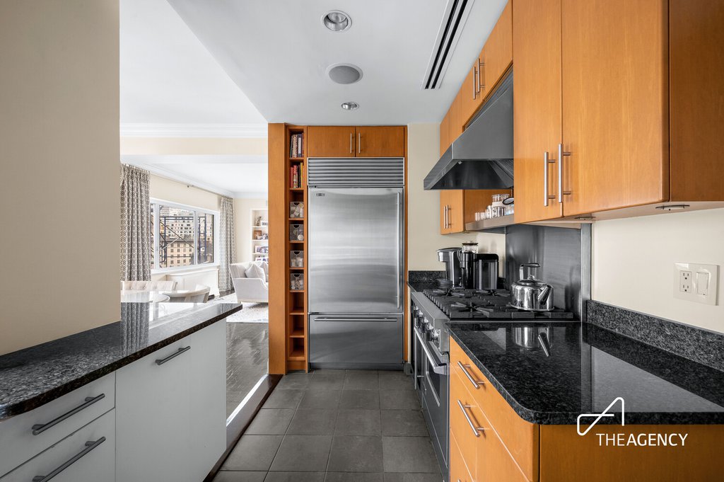 605 Park Avenue, Unit 15D photo 9