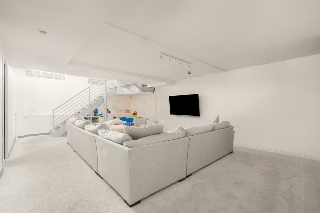 55 Berry Street, Unit 1B photo 8