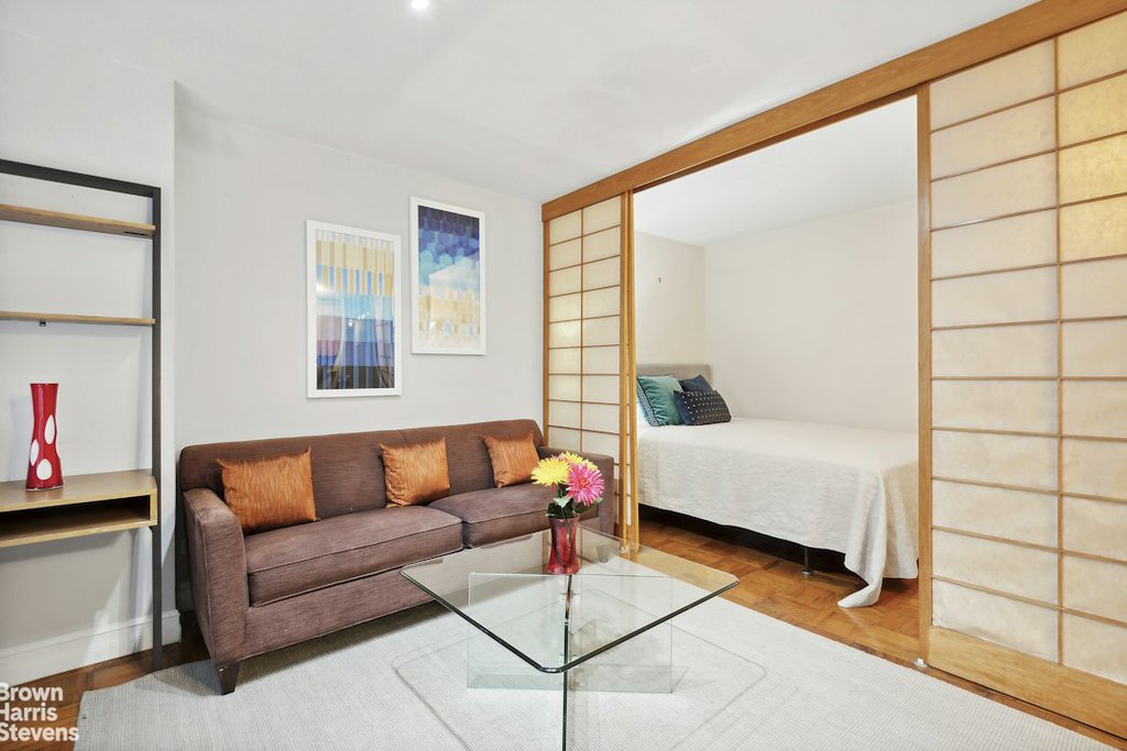 330 Third Avenue, Unit 5L photo 2