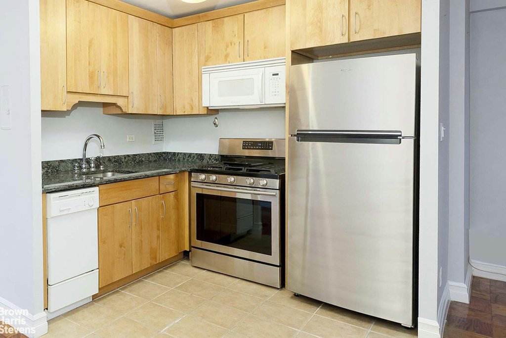 330 Third Avenue, Unit 5L photo 6