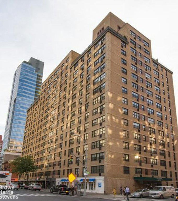 240 East 76th Street, Unit 6S photo 7