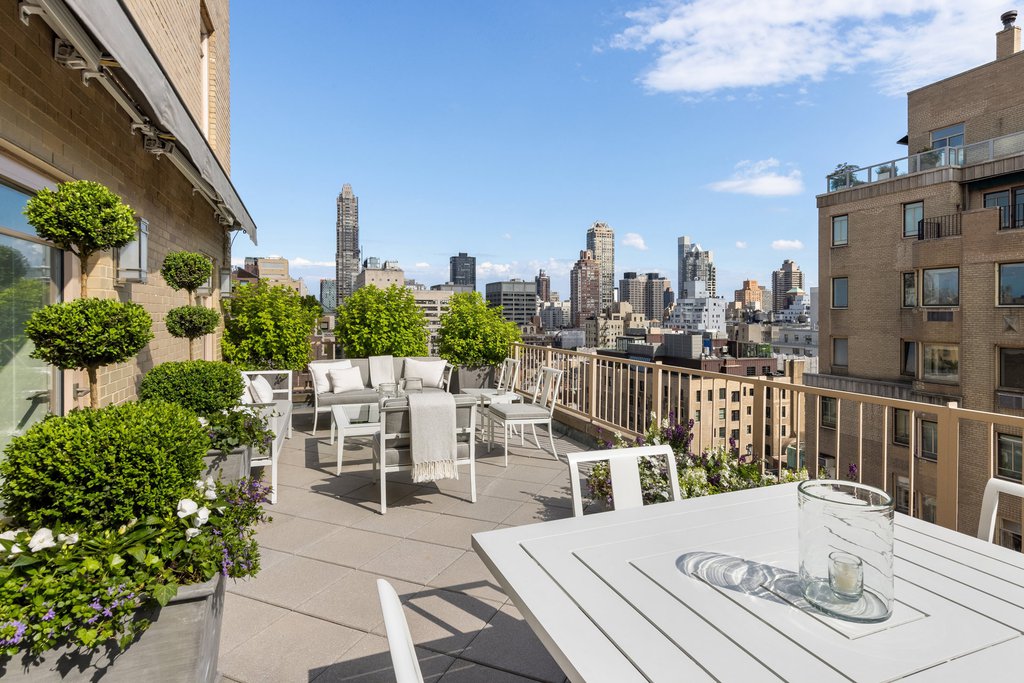 880 Fifth Avenue, Unit 18G photo 2