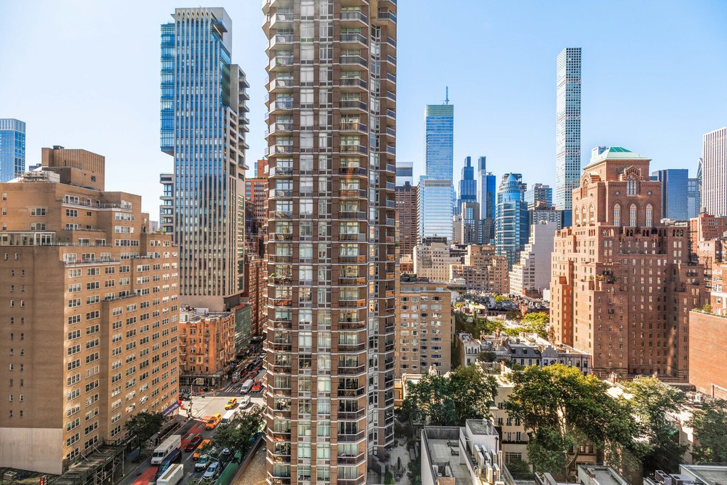 160 East 65th Street, Unit 16C photo 12