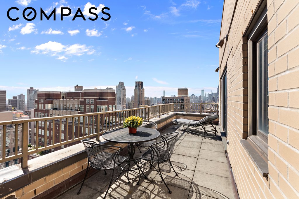 1065 Park Avenue, Unit PHB photo 2
