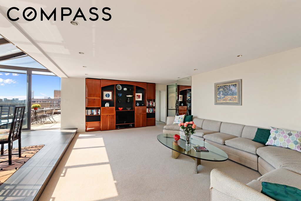 1065 Park Avenue, Unit PHB photo 3