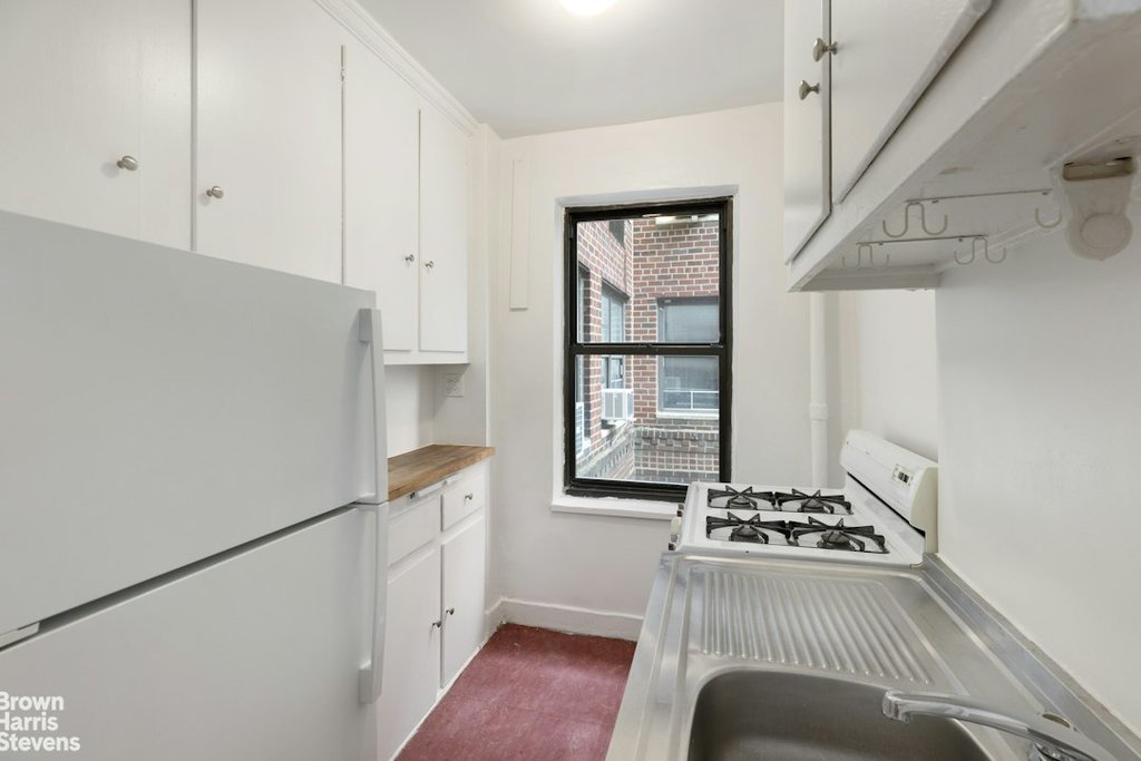 330 East 79th Street, Unit 8D photo 9