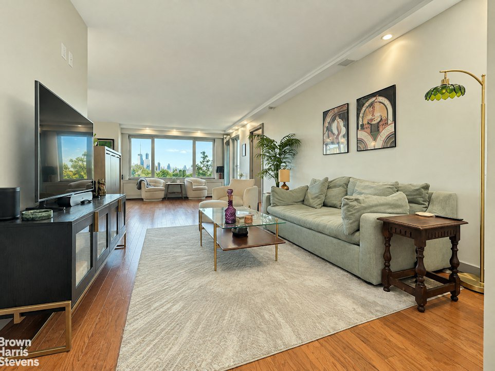 60 Sutton Place South, Unit 5CS photo 2
