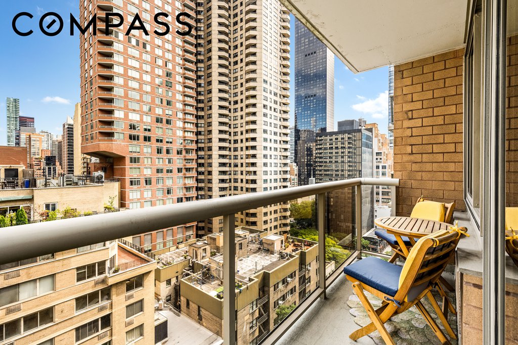 234 East 46th Street, Unit 1502 photo 4