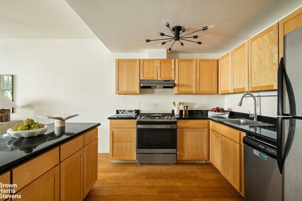 292 Ainslie Street, Unit 2F photo 4