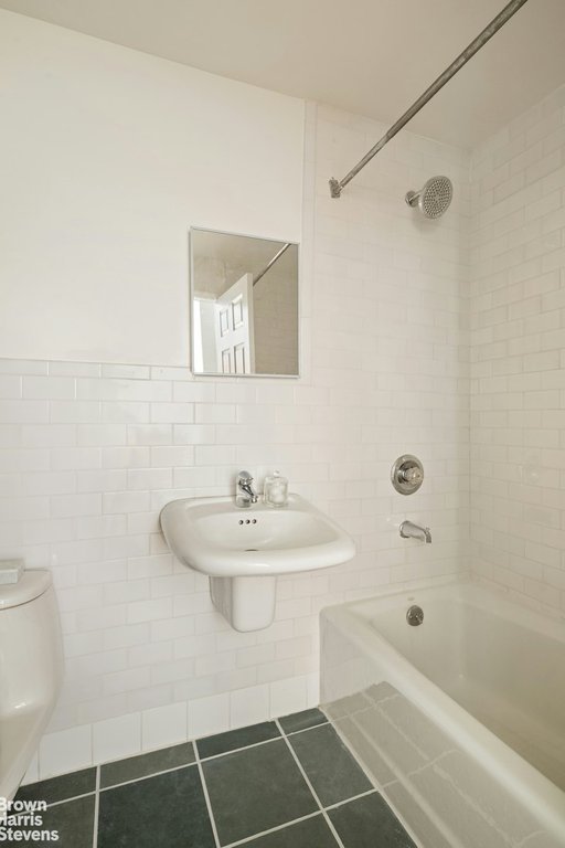 292 Ainslie Street, Unit 2F photo 11
