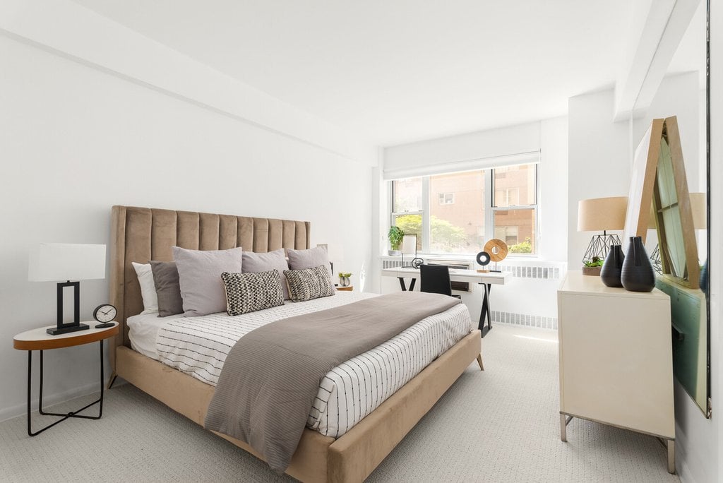 25 Sutton Place South, Unit 1I photo 5
