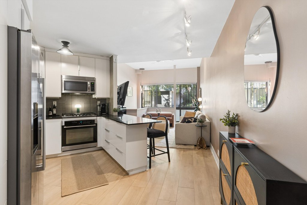 77 Bleecker Street, Unit 109 photo 3