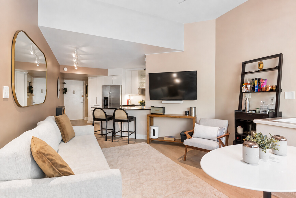 77 Bleecker Street, Unit 109