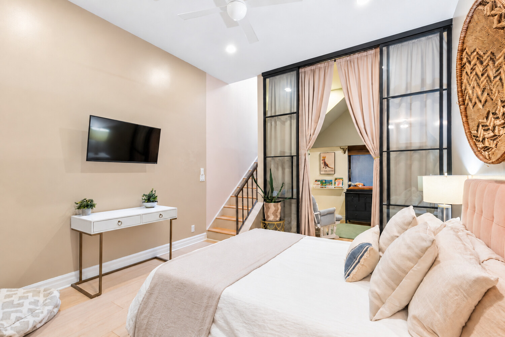 77 Bleecker Street, Unit 109 photo 5