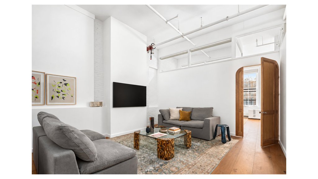 132 Duane Street, Unit 2 photo 5