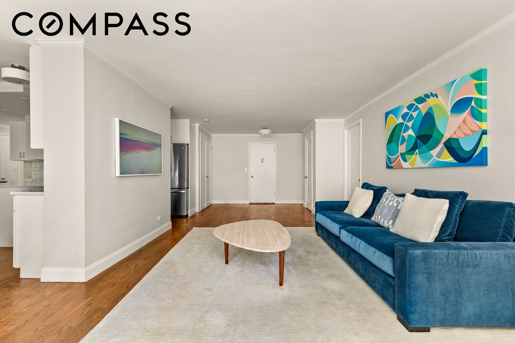 196 East 75th Street, Unit 4GH photo 2