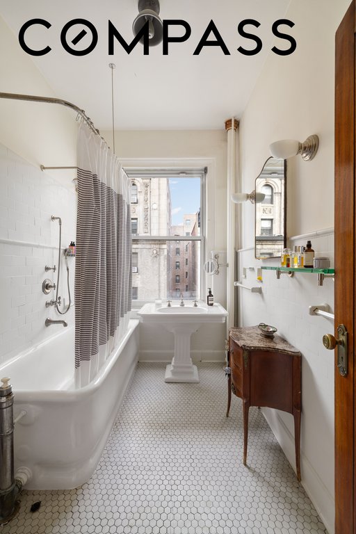 258 Riverside Drive, Unit 8A photo 9