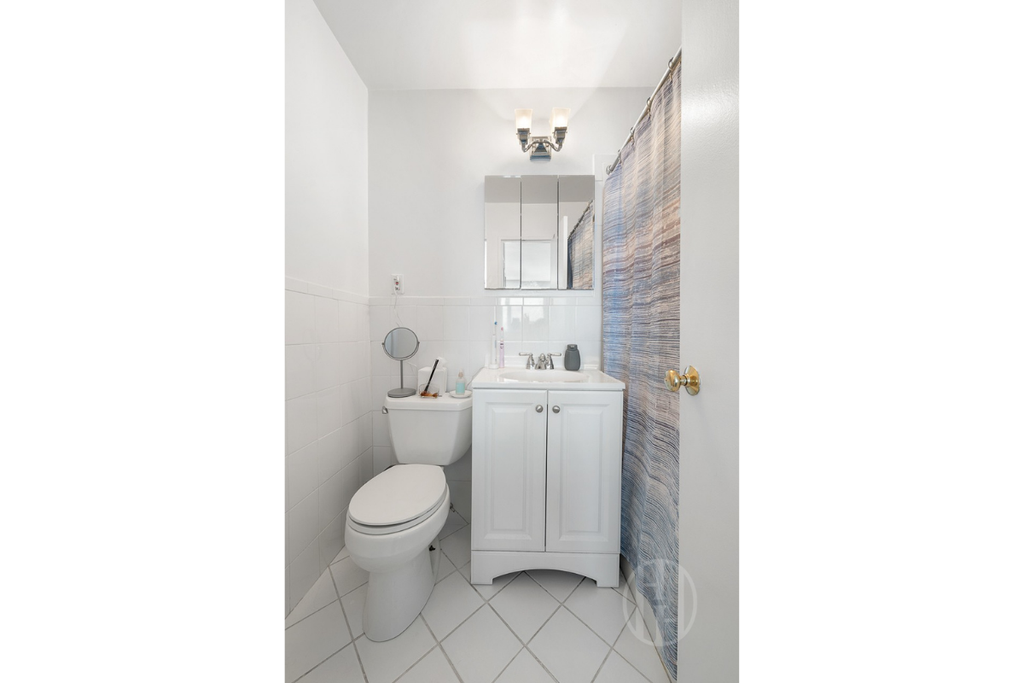 155 East 34th Street, Unit 7L photo 10