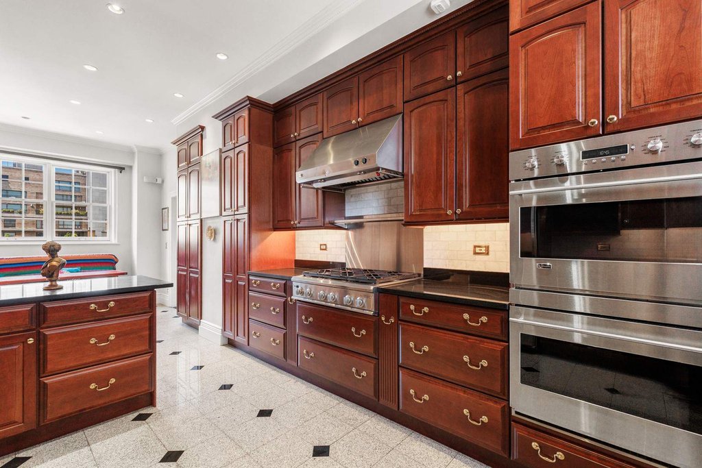 1021 Park Avenue, Unit 14C photo 9