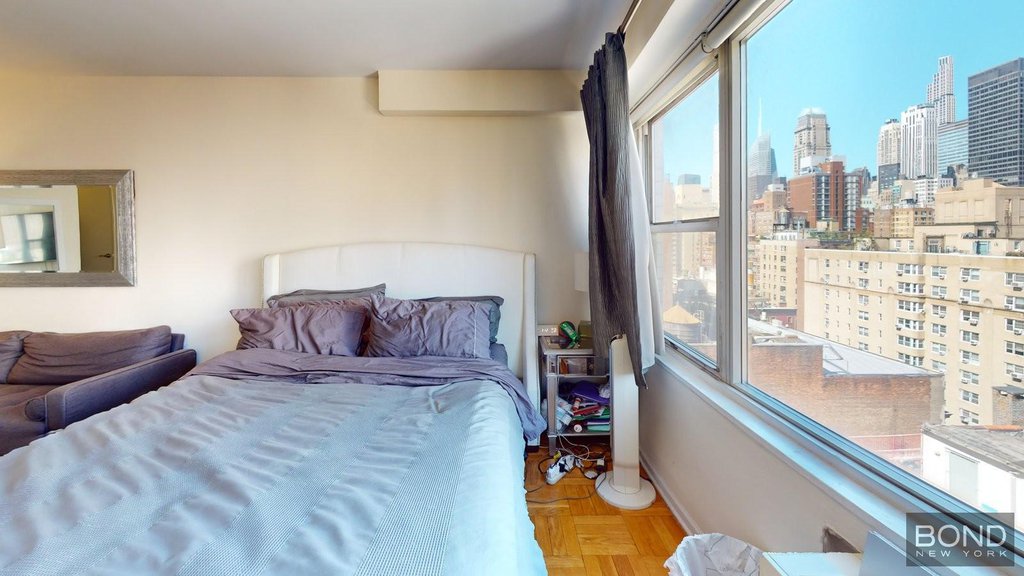 155 East 34th Street, Unit 18L photo 5