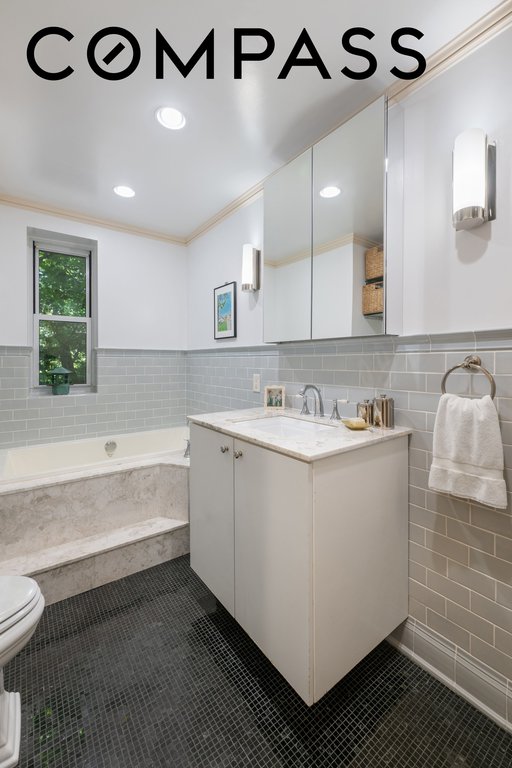 360 Cabrini Boulevard, Unit 3F photo 10