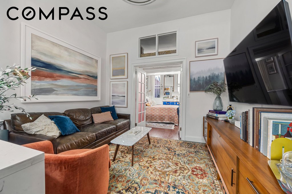 139 Norfolk Street, Unit A photo 5
