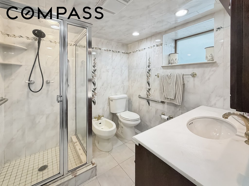 3925 Lyme Avenue – For Sale photo 20