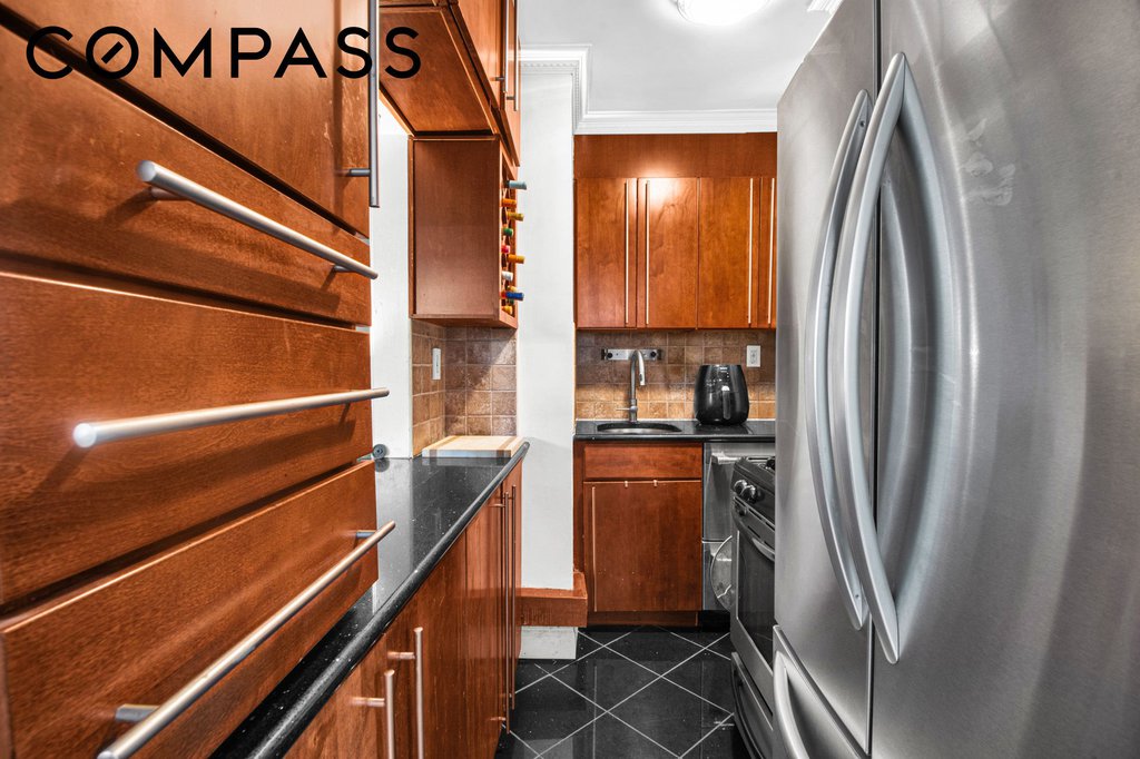 175 Adams Street, Unit 6E photo 4