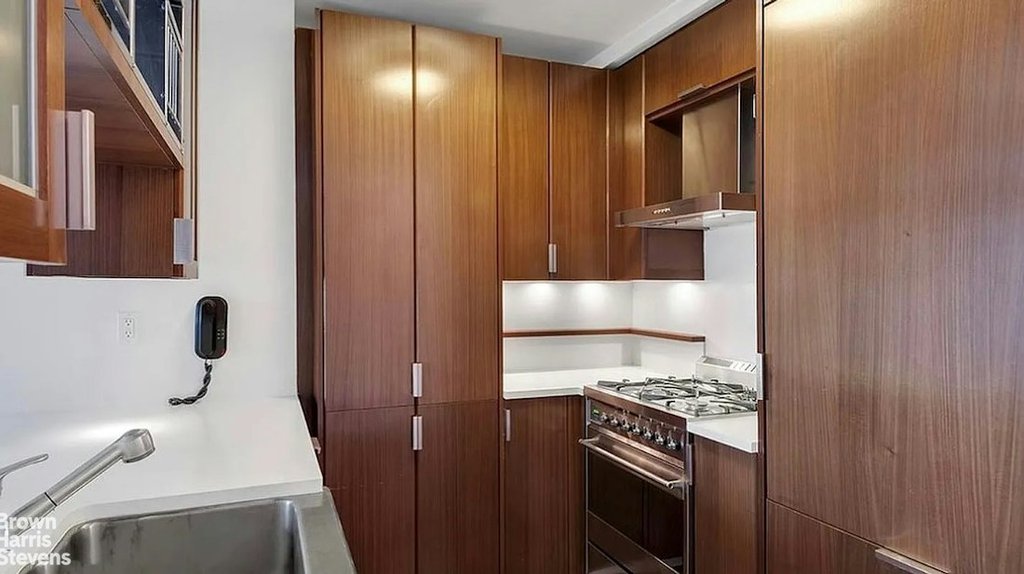 60 Riverside Boulevard, Unit 1904 photo 3
