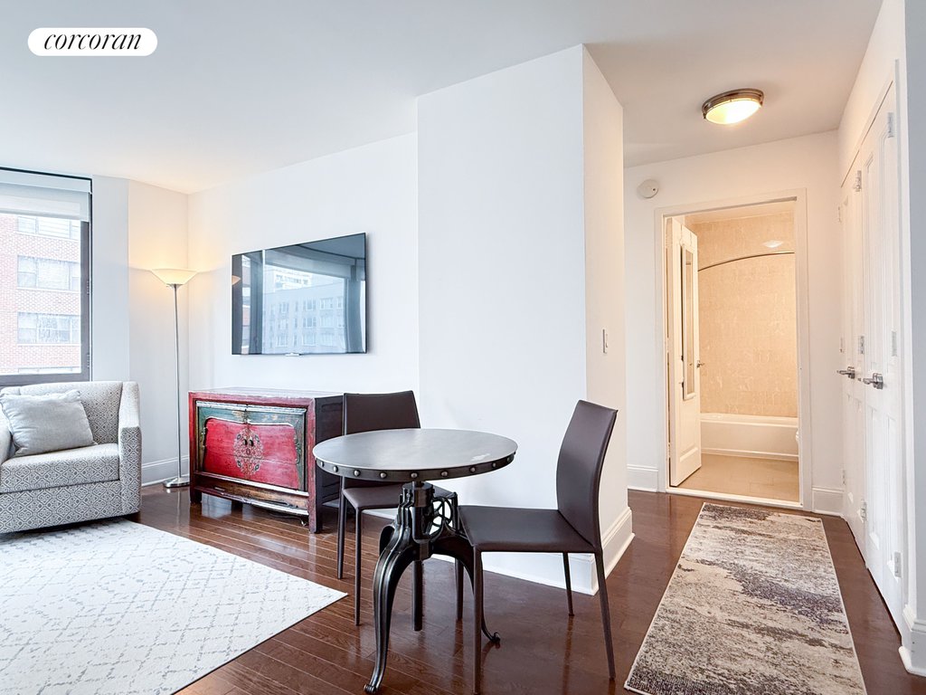 300 East 64th Street, Unit 12B photo 4